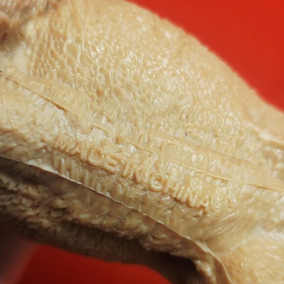 Vintage Schleich Lion and Lion Cub Toy Figurines - Picture 6 of 10